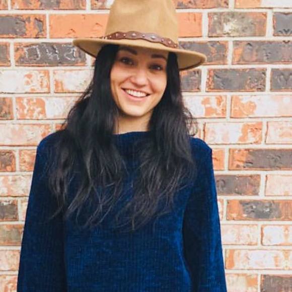 Meet your Posher, Sarah - Picture 1 of 1